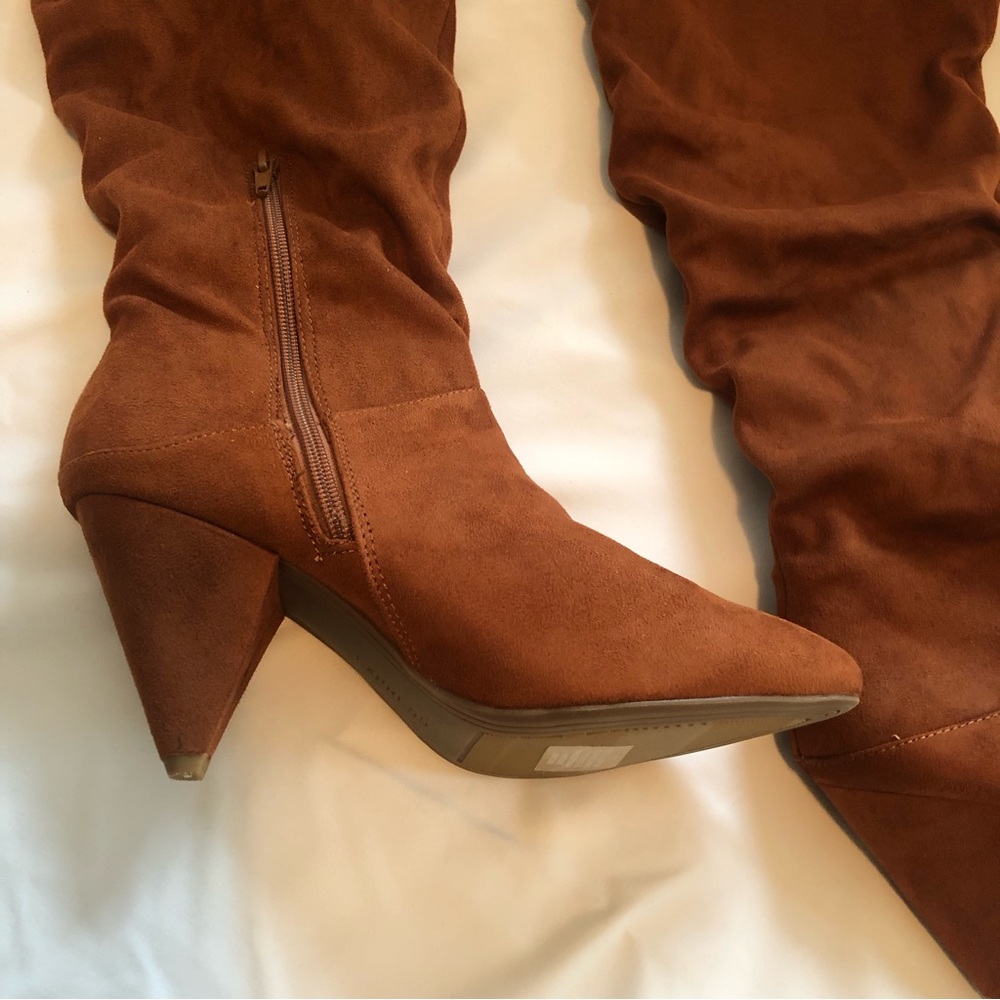 Suede Ruched boots ๐ข - Picture 6 of 6